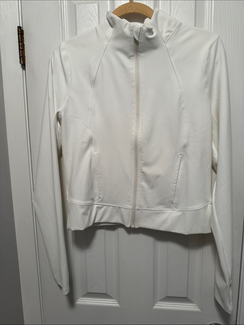 Women’s size large cropped white cream color zip up workout jacket